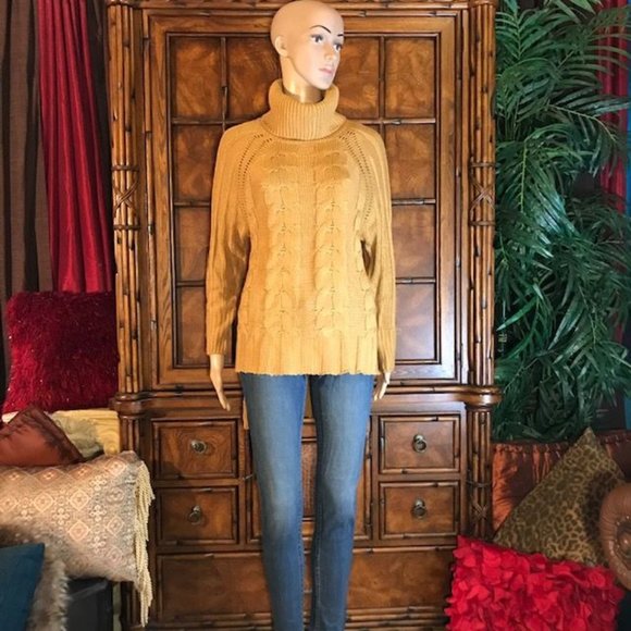 Cable Knit Hi Lo Turtleneck Sweater - Picture 4 of 12